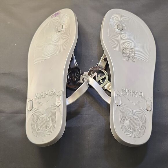 BRAND NEW MICHAEL KORS MK CHARM JELLY FLIP FLOP CORK BOTTOM SANDAL - Picture 13 of 16